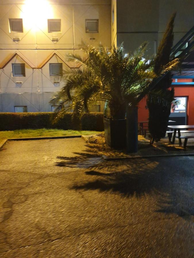 Hotelf1 Lyon Isle D'Abeau Ouest St Exupery Saint-Quentin-Fallavier Exterior photo